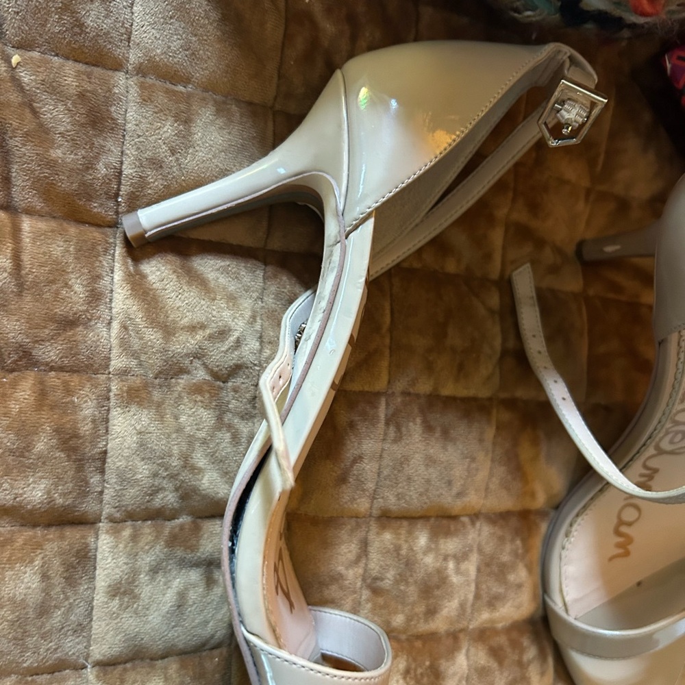 Sam Edelman Women's Elegant Cream Heels - Picture 2 of 9
